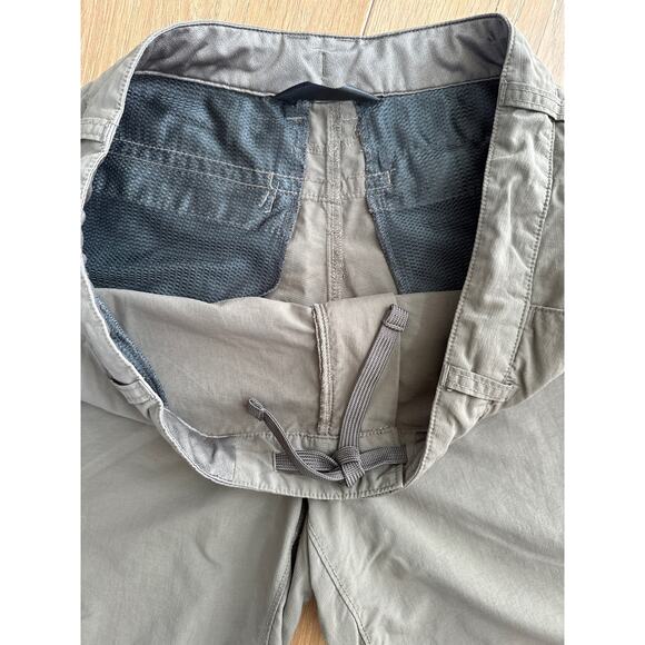 Men’s The North Face Nylon Cargo Shorts - Picture 5 of 9